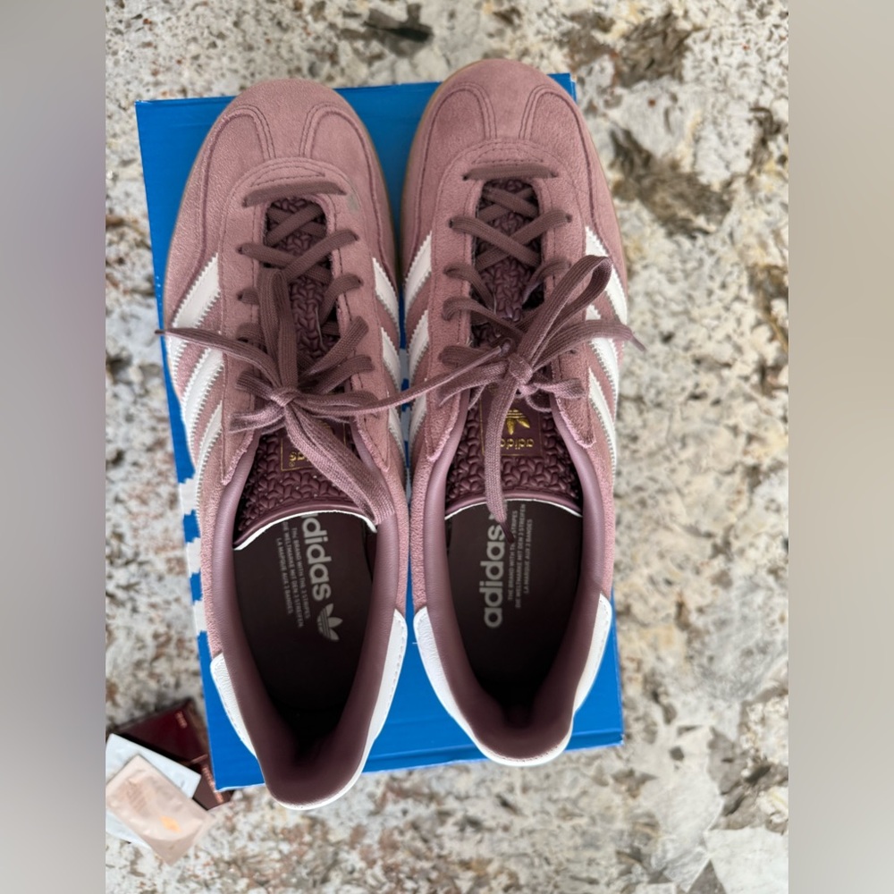 Adidas Mauve Sneakers with White Stripes - Picture 1 of 4